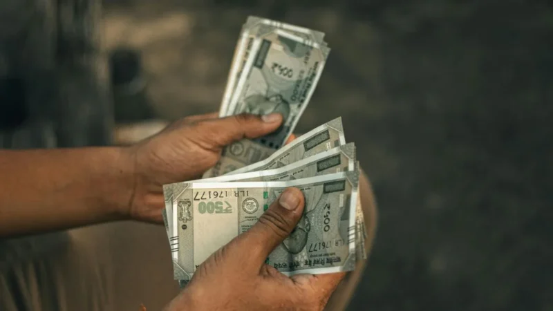 सरकारी कर्मचारियों और पेंशनर्स की बल्ले बल्ले! महंगाई भत्ते में 2% बढ़ोतरी पर कैबिनेट ने लगाई मुहर