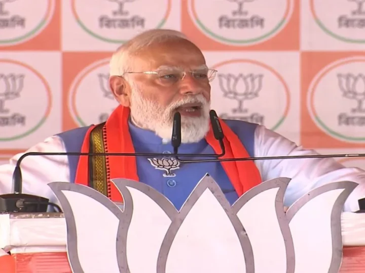 बंगाल में बीजेपी की लहर से टीएमसी पर हमला, पीएम मोदी बोले- गुंडों-भ्रष्टाचारियों पर होगा एक्शन