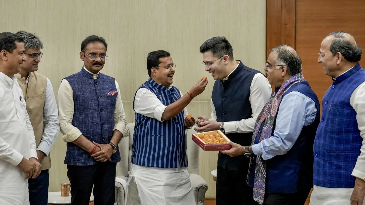 AAP को बड़ा झटका, राज्यसभा के सभापति ने 7 सांसदों के BJP में विलय को दी मंजूरी