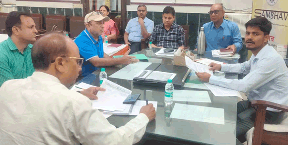 सफाई सम्बंधी समस्याओं का गंभीरता से कराएं समाधान: नगरायुक्त