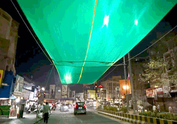 चौराहों पर भीषण धूप से लोगों को बचायेगी ग्रीन नेट