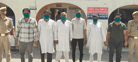 पुलिस ने हत्या के प्रयास के मामले में वांछित छह आरोपी दबोचे, घटना में प्रयुक्त दो डंडे बरामद