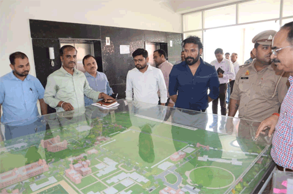 जिलाधिकारी ने किया मां शाकुंभरी विश्वविद्यालय का निरीक्षण