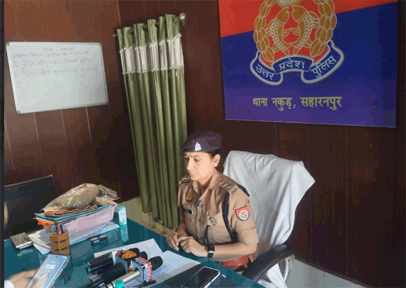पुलिस ने दो बाईक चोरो को गिरफतार कर उनके कब्जे से चोरी की चार बाईक बरामद की