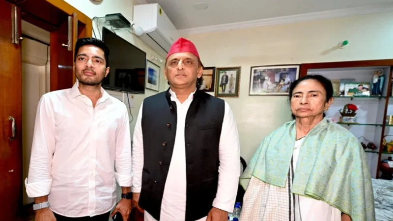 ‘Didi आप हारी नहीं’, ममता बनर्जी को हौसला देकर बोले अखिलेश यादव, BJP के खिलाफ लड़ाई रहेगी जारी