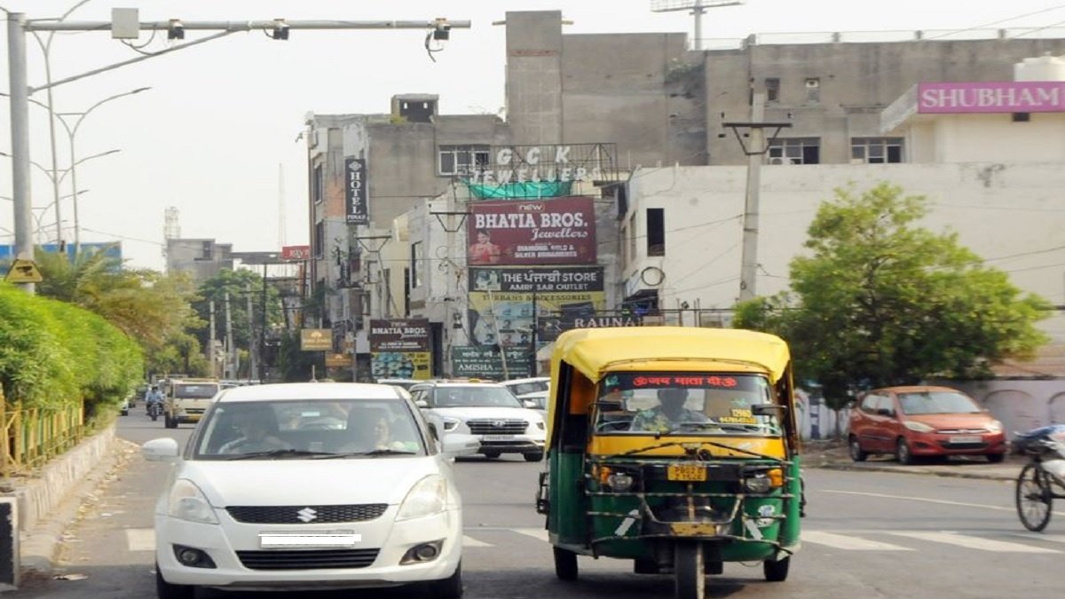 अमृतसर में ट्रैफिक नियमों पर सख्ती: स्टॉप लाइन और जेब्रा क्रॉसिंग उल्लंघन पर ऑनलाइन चालान