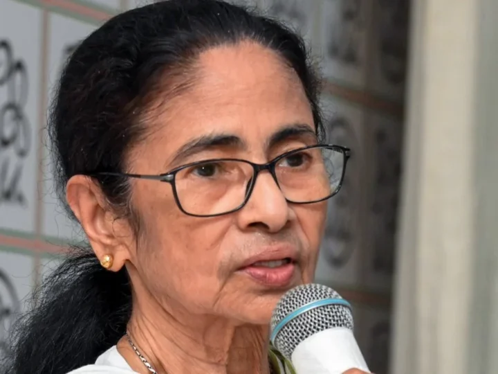 TMC नेताओं के Party छोड़ने की अटकलों पर Mamata Banerjee का साफ संदेश- ‘जो जाना चाहते हैं, जाएं’