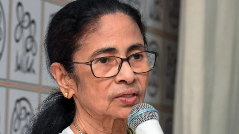 TMC नेताओं के Party छोड़ने की अटकलों पर Mamata Banerjee का साफ संदेश- ‘जो जाना चाहते हैं, जाएं’