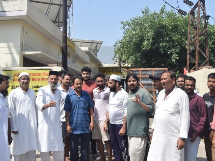 मुरादाबाद में 26 घंटे बिजली बाधित रहने पर लोगों का प्रदर्शन, सप्लाई बहाली का आश्वासन