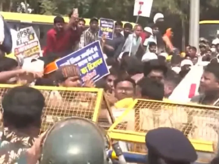 पटना में TRE-4 अभ्यर्थियों का जोरदार प्रदर्शन, हालात बिगड़ने पर पुलिस ने किया लाठीचार्ज