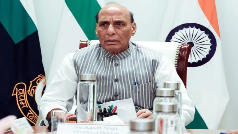 PM Modi की अपील का बड़ा असर, Rajnath Singh ने छोटा किया अपना काफिला।