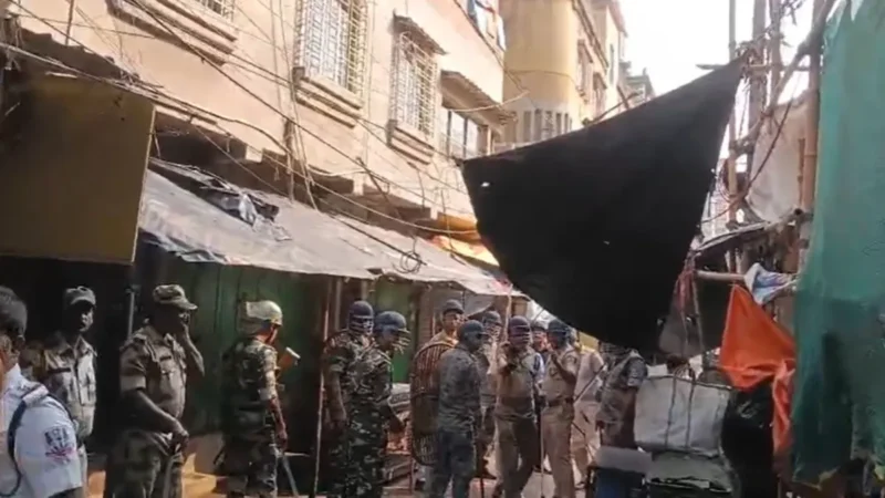 हावड़ा के शिवपुर में बमबाजी और हिंसा, BJP-TMC कार्यकर्ताओं में भिड़ंत के बाद तनाव, पहुंची पुलिस