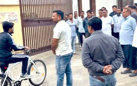 कूड़ा उठान में समयबद्धता का ध्यान रखें: नगरायुक्त    