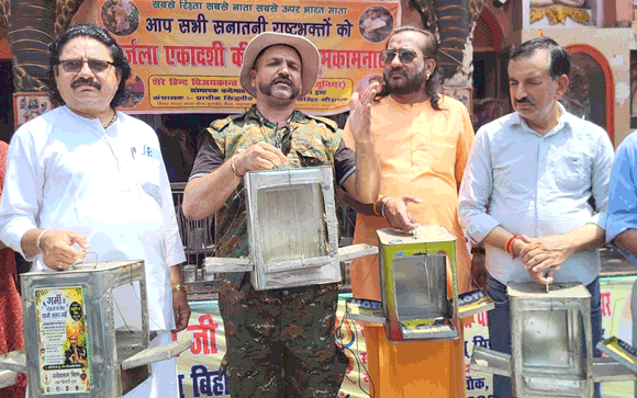 पंछियों की प्यास बुझाने के लिए 108 सेवा पक्षी बॉक्स किए वितरित