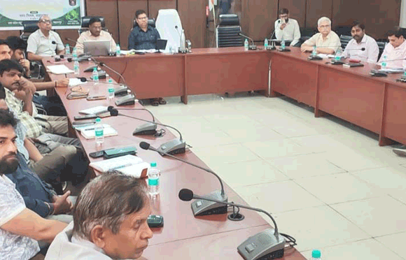 नये नियमों से घबराएं नहीं, ठीक से समझकर काम करें: नगरायुक्त