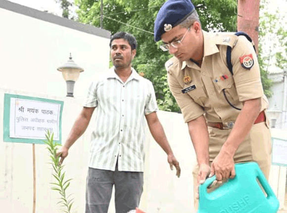 विश्व पर्यावरण दिवस पर जनपद भर में अनेक स्थानों पर किए गए पौधे रोपित