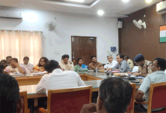 अपर जिलाधिकारी ने की प्रवक्ता राजकीय इंटर कॉलेज प्रारंभिक परीक्षा 2025 की तैयारियों के संबंध में बैठक