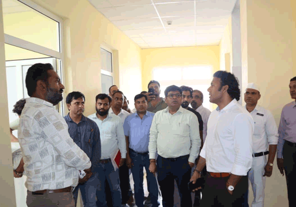 जिलाधिकारी ने किया राजकीय मेडिकल कॉलेज में निर्माणाधीन 60 सीट क्षमता वाले बी.एससी. नर्सिंग कॉलेज का निरीक्षण