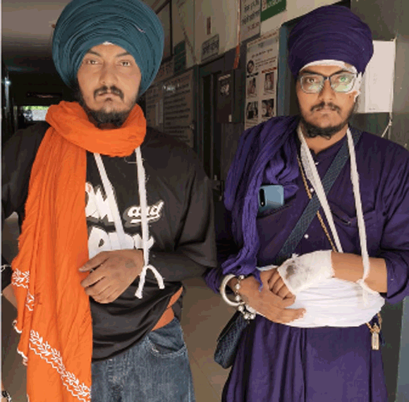 दवा लेने आए जुड़वा भाइयों पर हमला, पगड़ी खींचने व कृपाण छीनने का आरोप