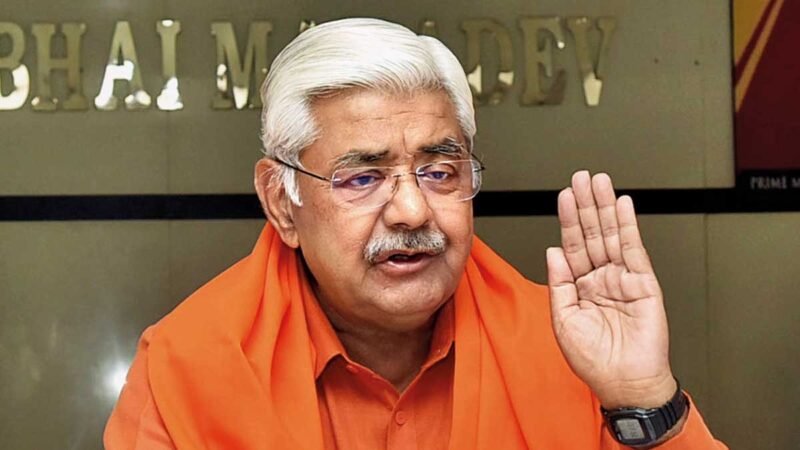 राम मंदिर चढ़ावा विवाद: FIR की तैयारी पर बोले VHP अध्यक्ष आलोक कुमार, ‘कानून से ऊपर कोई नहीं’