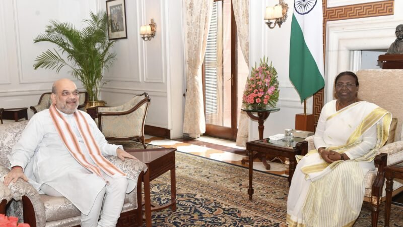 PM मोदी के बाद अमित शाह की राष्ट्रपति से मुलाकात, कैबिनेट फेरबदल की अटकलें तेज