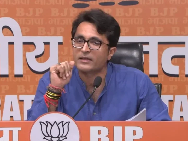 खड़गे परिवार के ट्रस्ट को 100 करोड़ की जमीन आवंटन पर विवाद, BJP ने लगाए गंभीर आरोप, कर्नाटक की सियासत गरमाई