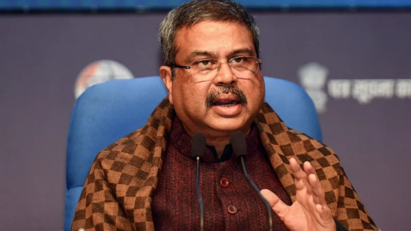 धर्मेंद्र प्रधान की हाई-लेवल मीटिंग, बोले- पारदर्शिता से समझौता नहीं