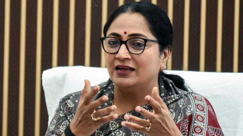 दिल्ली मालवीय नगर अग्निकांड: 12 विदेशी नागरिकों समेत 21 लोगों की मौत, सीएम रेखा गुप्ता ने मजिस्ट्रेट जांच के दिए आदेश