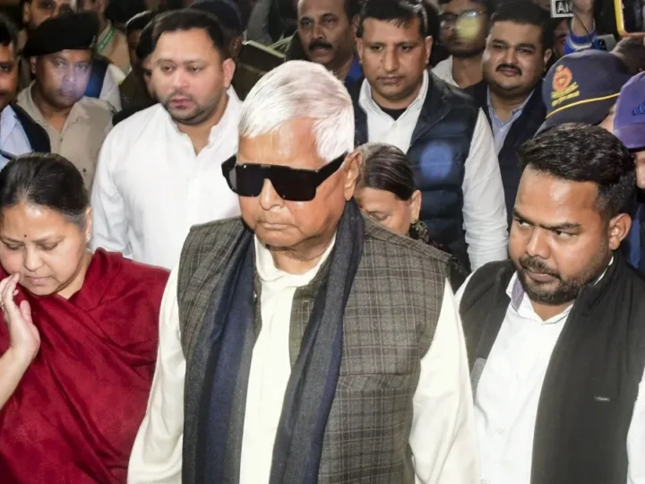 राबड़ी-लालू की सुरक्षा कटौती पर भड़कीं बेटी रोहिणी, बोलीं- सात खून के आरोपी मुख्यमंत्री…