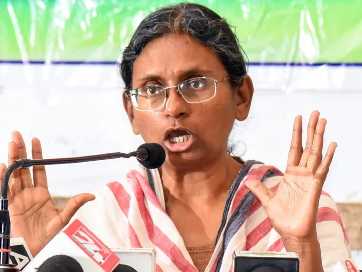 SC से झटका मिलने के बाद Meenakshi Natarajan बोलीं, यह लोकतंत्र और संविधान के लिए एक आघात है