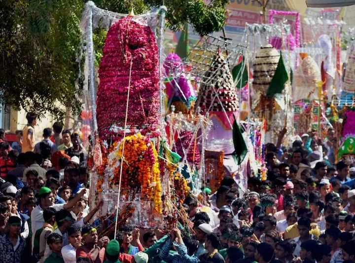 मुंबई में मुहर्रम जुलूस में जहर से भरे चूहे मारने वाले 14900 कैप्सूल जब्त, बड़ी साजिश की आशंका