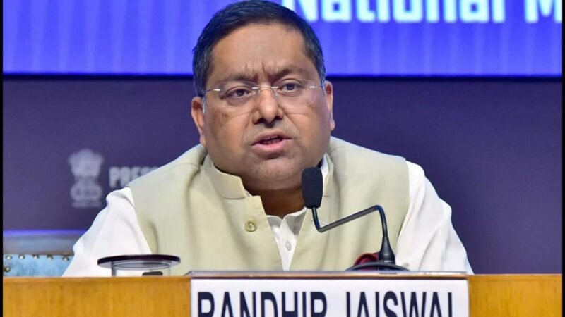 ‘कराची में भारत ने कराया था अटैक’, पाकिस्तान के आरोपों पर MEA ने दिया मुंहतोड़ जवाब, कहा- ‘पहले अपने गिरेबान में…’