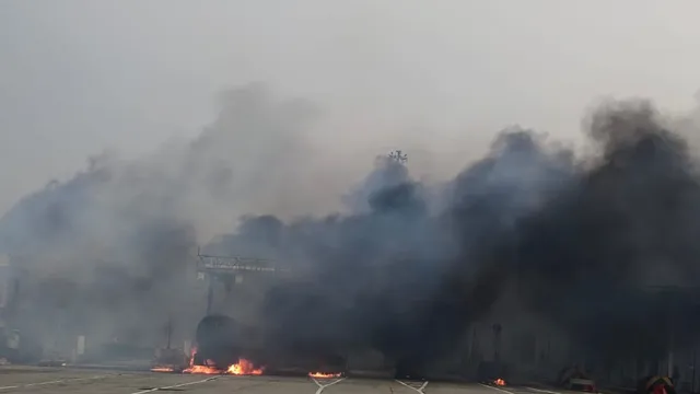 यूपी के कौशांबी में बड़ा हादसा: टोल प्लाजा से टकराया LPG टैंकर, आग लगने से पांच कर्मचारी गंभीर रूप से झुलसे