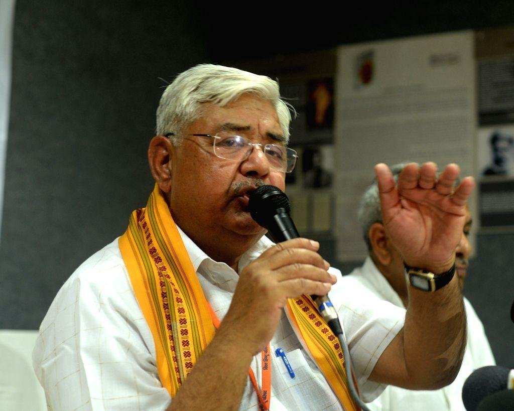 ‘वो लापरवाही के दोषी…’, राम मंदिर चढ़ावा चोरी मामले में चंपत राय पर VHP अंतरराष्ट्रीय अध्यक्ष का बड़ा बयान