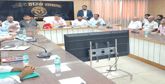 पिछडा वर्ग आयोग के सदस्य ने की समीक्षा बैठक