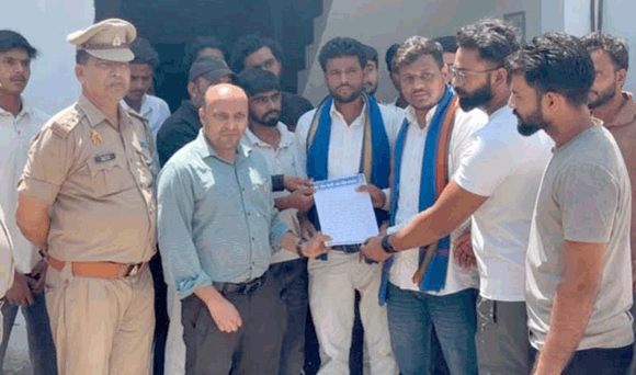 भीम आर्मी जय भीम संगठन के कार्यकर्ताओं को पुलिस ने रोका, ज्ञापन लिया