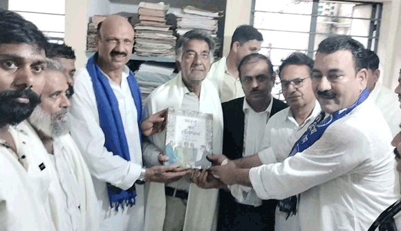 आसपा पदाधिकारियों ने कचहरी मस्जिद मामले की पैरवी कर रहे अधिवक्ताओं से की मुलाकात