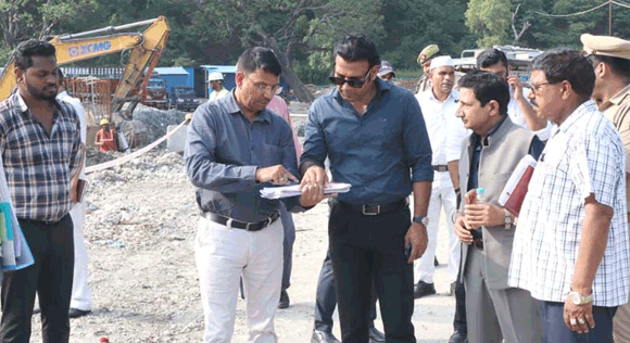 जिलाधिकारी ने की शाकम्भरी देवी मंदिर क्षेत्र में बाढ़ सुरक्षा एवं पर्यटन विकास कार्यों की बैठक एवं निरीक्षण