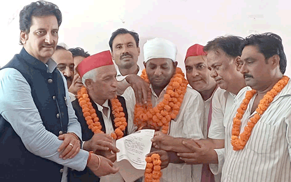 मनोज पांचाल बने सपा के जिला उपाध्यक्ष, जिलाध्यक्ष ने सौंपा मनोनयन पत्र
