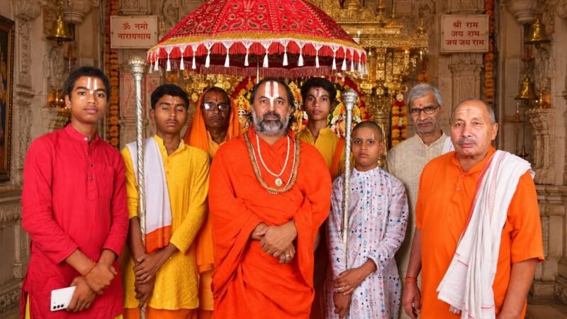 श्रीकृष्ण पर मौलाना के बयान से बढ़ा विवाद, साधु-संतों ने जताई कड़ी आपत्ति