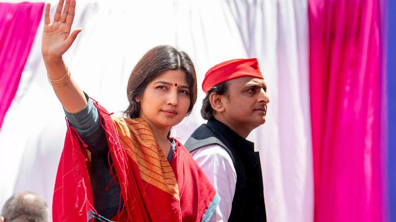 डिंपल सड़क पर, अखिलेश सदन में; छात्र आंदोलन पर सपा आक्रामक, कांग्रेस की भूमिका पर उठे सवाल