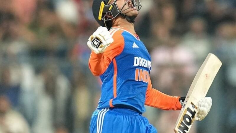 IND VS ENG: अभिषेक शर्मा ने 24 गेंदों में 4 छक्कों और 6 चौकों बना दिए इतने रन