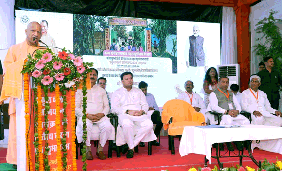 मुख्यमंत्री ने किया उ0प्रा0विद्यालय इस्माईलपुर (कम्पोजिट) से राज्यव्यापी ‘स्कूल चलो अभियान 2026’ के दूसरे चरण का शुभारम्भ