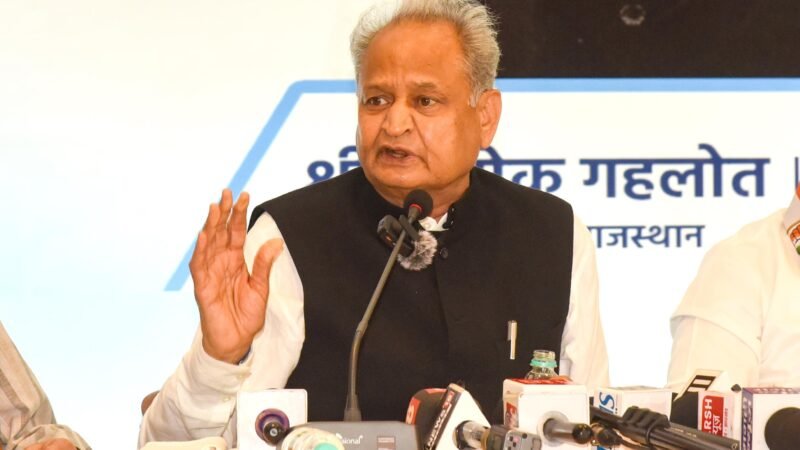 अशोक गहलोत ने BJP-RSS पर साधा निशाना, बोले- ‘वंदे मातरम से इनका क्या संबंध?’