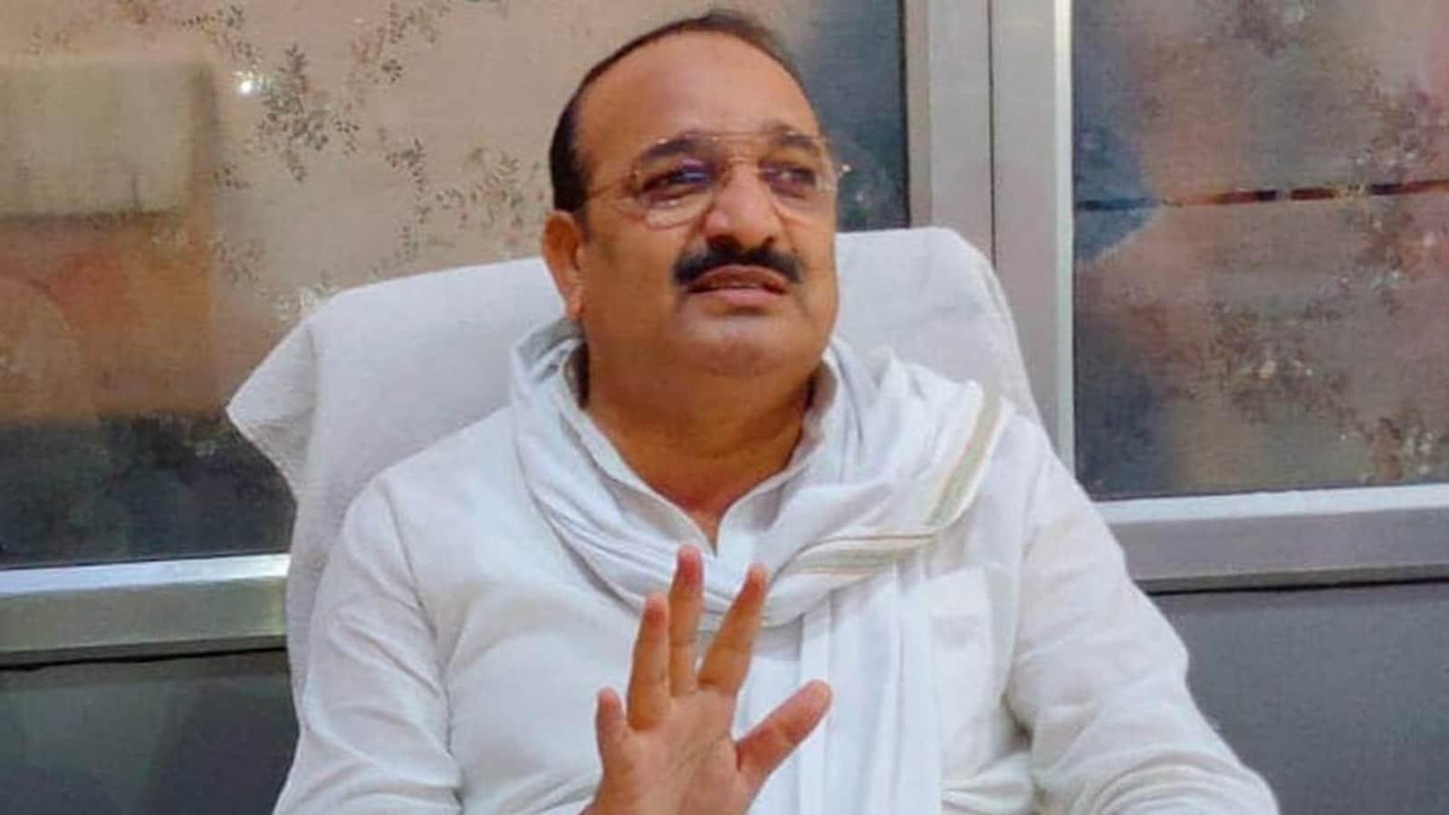 उद्घाटन से पहले कानपुर-लखनऊ एक्सप्रेसवे की मिट्टी बही, योगी के मंत्री बोले- आप अपने आप सड़क बना लो…