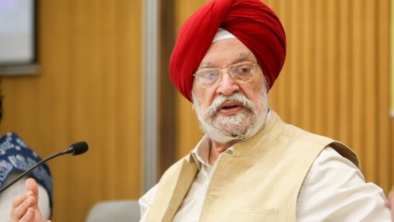 E20 पेट्रोल से इंजन खराब होने के दावे खारिज, हरदीप पुरी बोले- सर्विस के बाद कोई दिक्कत नहीं