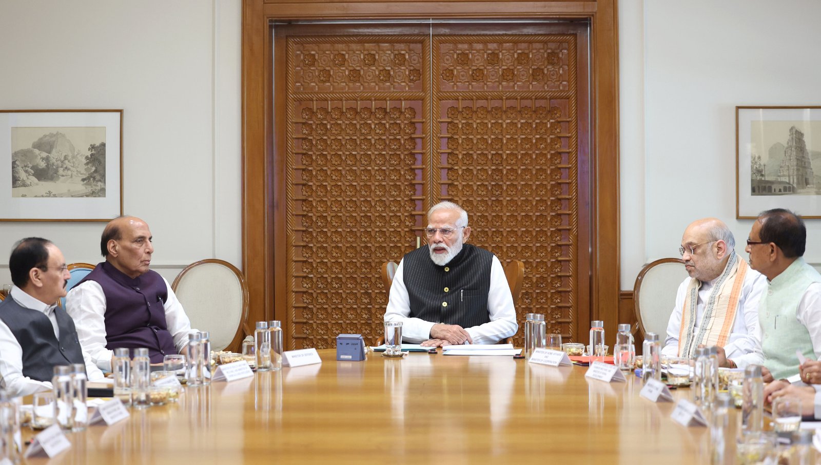 होर्मुज संकट पर सरकार अलर्ट, पीएम मोदी ने की उच्चस्तरीय समीक्षा; ऊर्जा, खाद और नाविकों की सुरक्षा पर फोकस