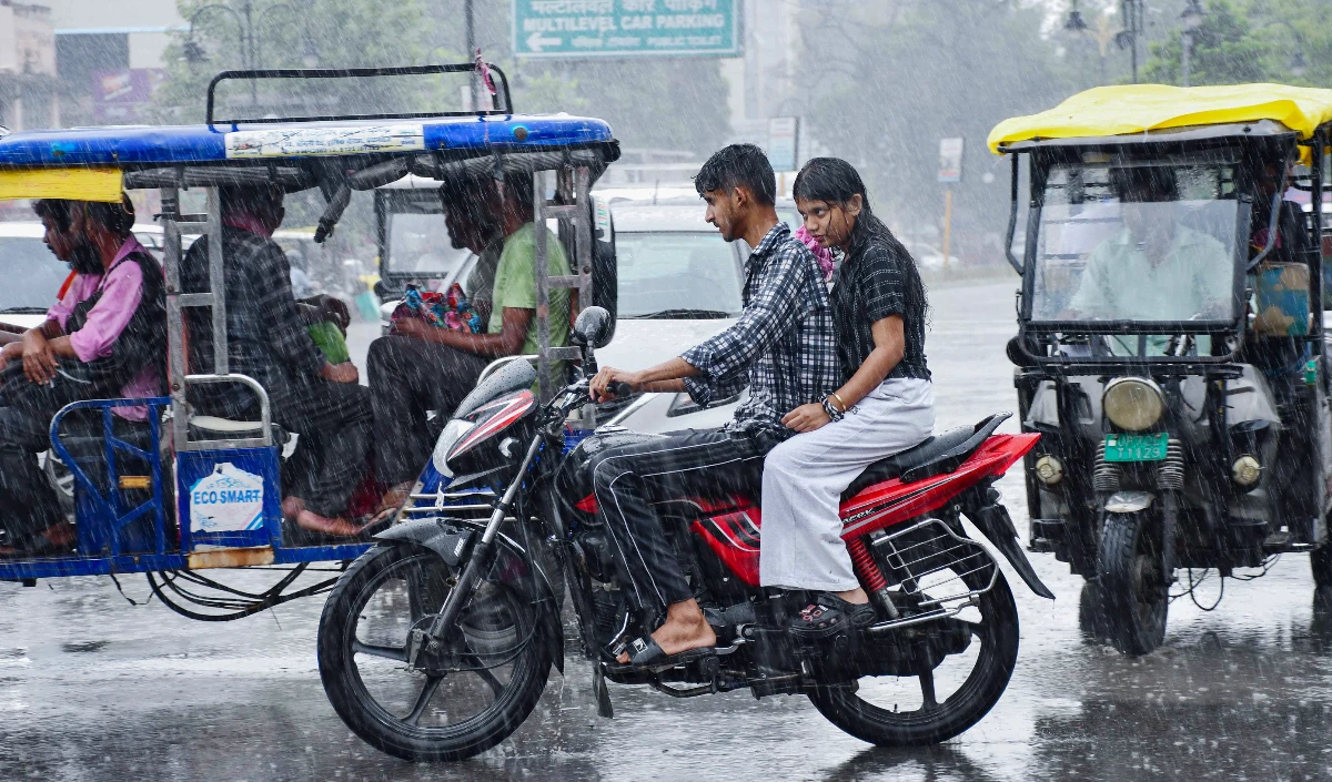 सड़कों पर आफत, हवा में राहत… दिल्ली में जो काम नीतियां सालों में नहीं कर पाईं, वो मॉनसून की बारिश ने 48 घंटों में कर दिखाया!