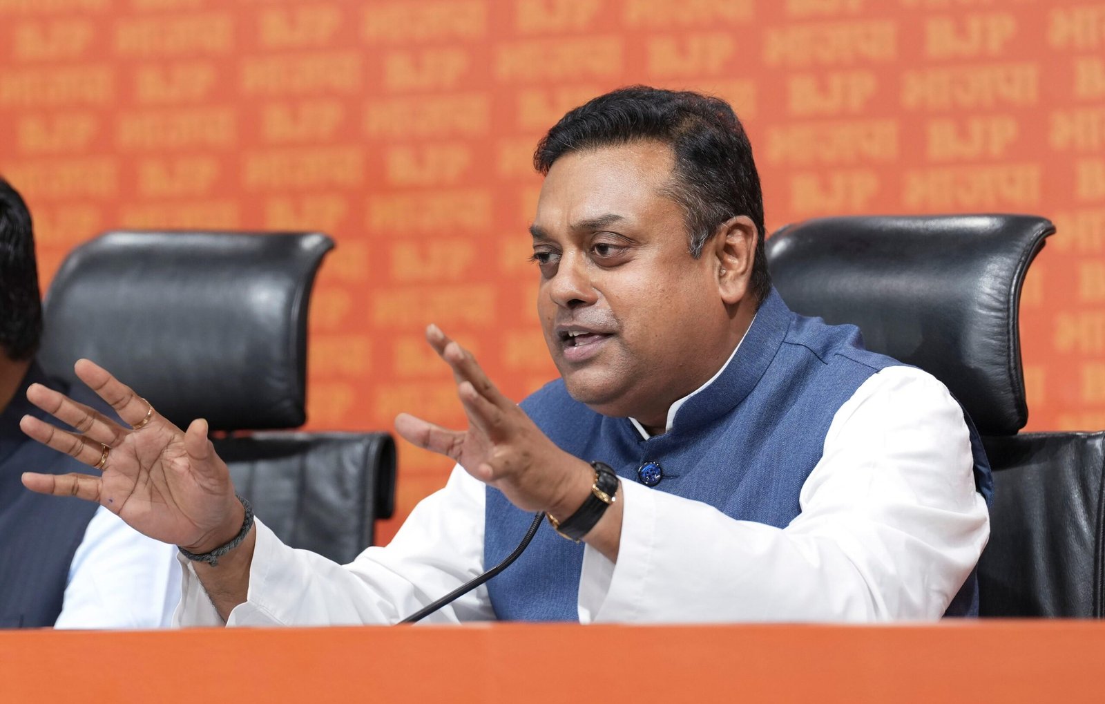 धर्मेंद्र प्रधान का इस्तीफे के बाद बदला गया पोर्टफोलियो? BJP ने दिया जवाब