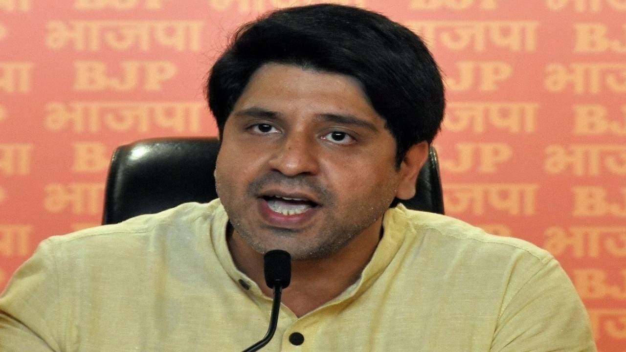 X बायो से ‘भाजपा राष्ट्रीय प्रवक्ता’ हटाने के बाद शहजाद पूनावाला को लेकर अटकलें तेज, अभी नहीं किया कोई आधिकारिक ऐलान